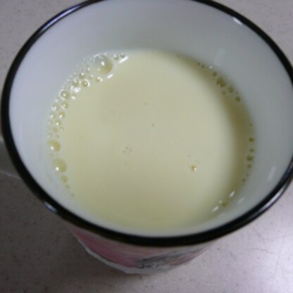 ミルクとオレンジ、ミックスするとさわやかなミルクになりますね～！　朝食にいただきました！